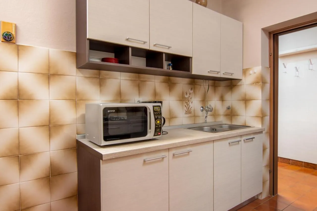Apartments For Families With Children Banjole, Pula - 2258 Croatia